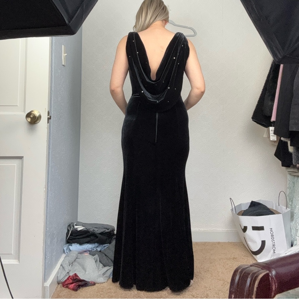 90s Vintage Dave & Johnny Black Velvet Draped Back Formal Gown Size‎ 8 Classy